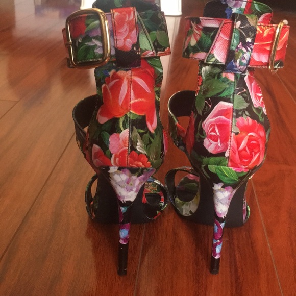 ❌Given away❌ NWOT Steve Madden heels and bag - Picture 4 of 8